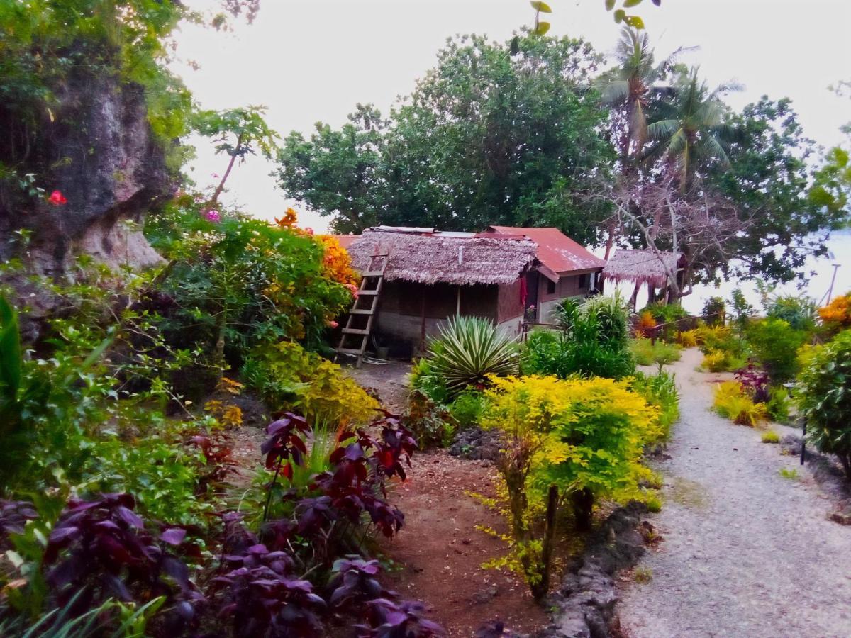 Vatupau Beachfront Bungalows ポートビラ エクステリア 写真